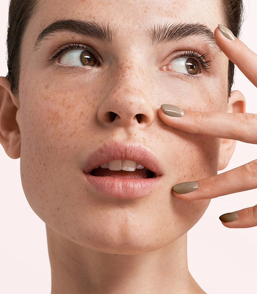 Pink Gellac - Beige Latte - Gellak - Vegan - Beige - Glanzend - 15ml 2 Pink Gellac - Beige Latte - Gellak - Vegan - Beige - Glanzend - 15ml - Afbeelding 2