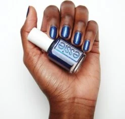Essie Winter Collection Nagellak – 670 Tied And Blue - Blauwe Glitter Nagellak -Essie 1200x1142 2