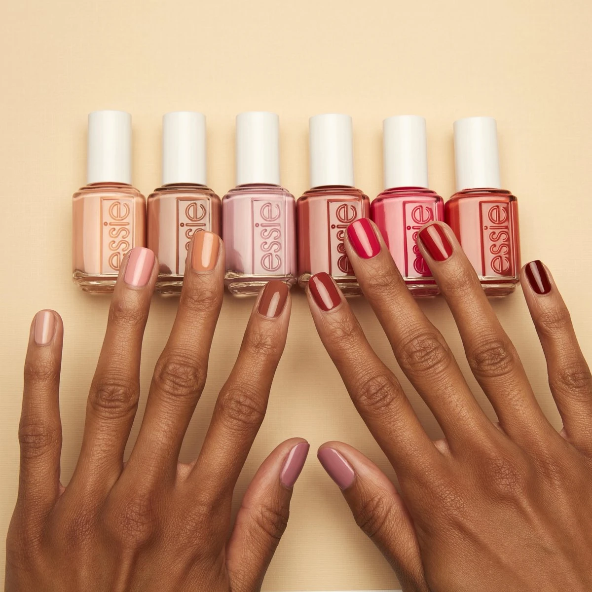 Essie Rocky Rose Collectie Nagellak - 644 Into The A Bliss - Roze - Glanzend - Limited Edition - 13,5 Ml 5 Essie Rocky Rose Collectie Nagellak - 644 Into The A Bliss - Roze - Glanzend - Limited Edition - 13,5 Ml - Afbeelding 5