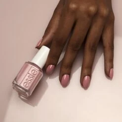 Essie Rocky Rose Collectie Nagellak - 644 Into The A Bliss - Roze - Glanzend - Limited Edition - 13,5 Ml 24 Essie Rocky Rose Collectie Nagellak - 644 Into The A Bliss - Roze - Glanzend - Limited Edition - 13,5 Ml -Essie 1200x1200 262