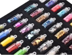48 Potjes Glitter / Decoratie Voor Nail Art / Knutselen - Sparkolia Glitters Nagel Decoratie Set- 3D Nail Art Voor Gellak, Acryl Of Nagellak - Glitter, Poeder, Holografisch, Vlokken, Pailletten, Shimmer, Rhinestone - Verschillende Kleuren -Essie 1200x920