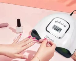 Merkloos Daniqqi - 80 Watt UV LED Lamp Nagels - 45 Leds Nagellamp - Wit 14 Merkloos Daniqqi - 80 Watt UV LED Lamp Nagels - 45 Leds Nagellamp - Wit -Essie 1200x960 2